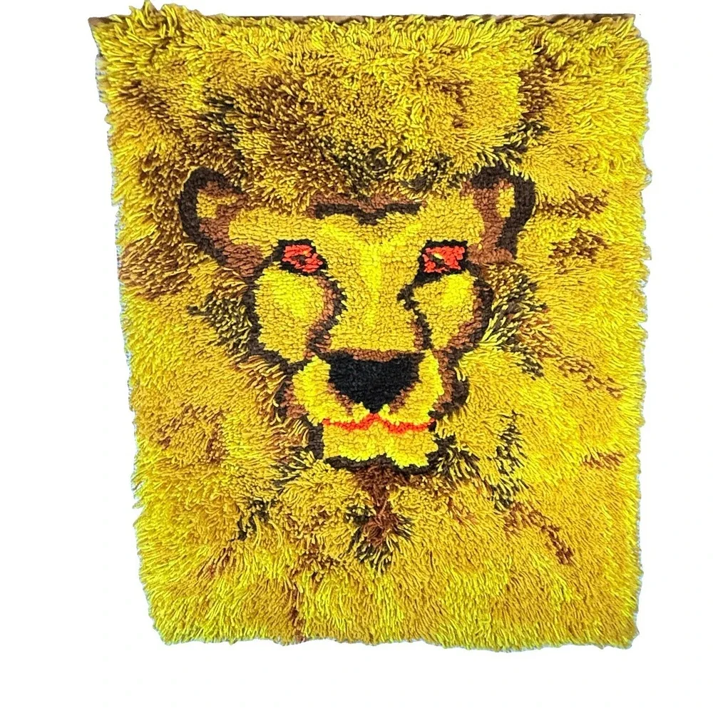 Vintage 1970s Lion Handmade Latch Hook Rug Wall Hanging Fiber Art - Cleaned 36